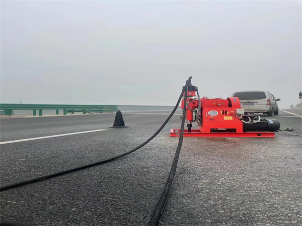 新安马路路基路面开裂下沉注浆加固灌浆